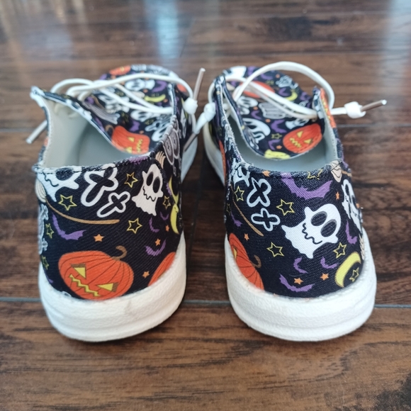 Women's Halloween Skulls Bats Canvas Slip-on Shoes - Picture 3 of 6